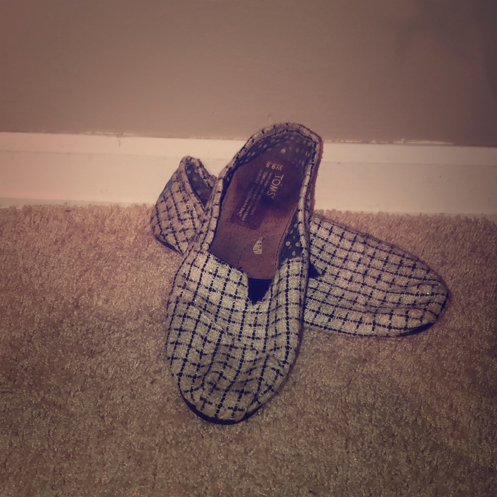 Toms